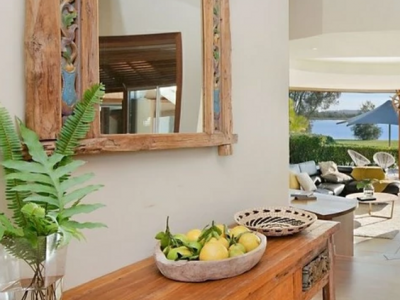 Home Entrance Display